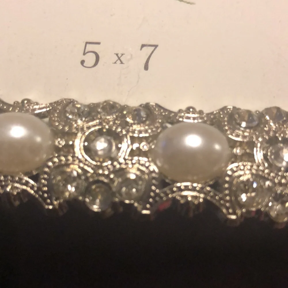 Beautiful Faux Pearl & Rhinestone “Faith” Photo Frame. Holds a 5 x 7 pic!